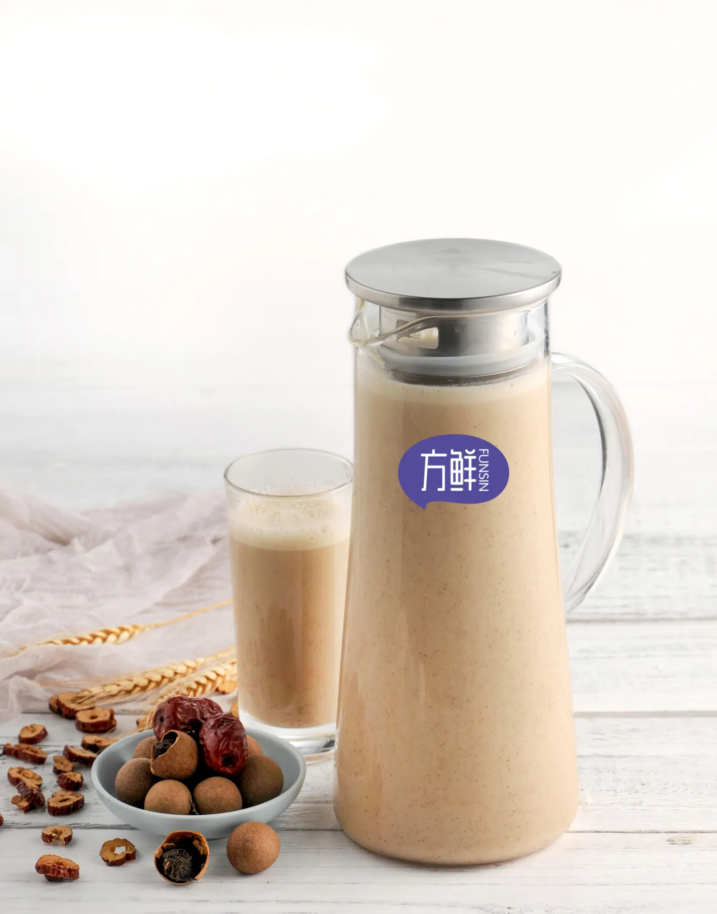 Longan, red date and peanut drink with ingredients